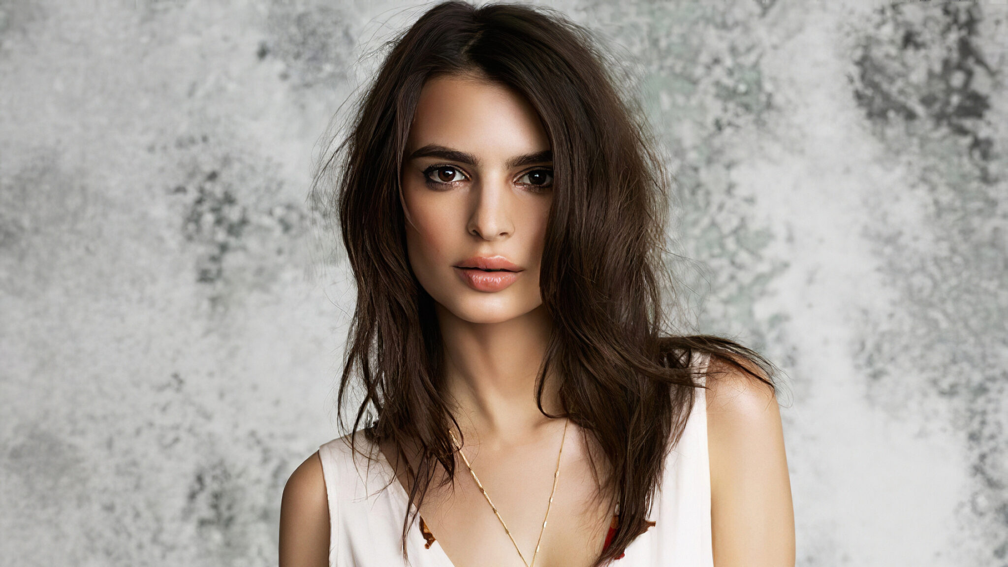 [2025]Emily Ratajkowski: Beautiful Wallpaper, Pics, New Images, Photos