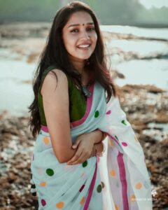 Anikha Surendran Hot Photos Pics New Images & Wallpapers