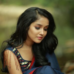 Anikha Surendran Hot Photos Pics New Images & Wallpapers