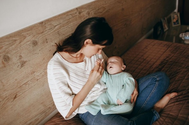 Drying Up Your Milk: A Gentle Guide for New Moms